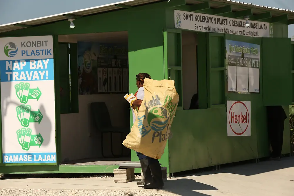 At Plastic Bank collection centers, people can exchange collected plastic for goods or services. The material is then integrated back in the value chain – as Social Plastic®.